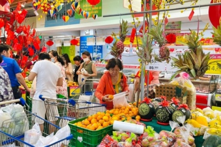 Hàng Tết 'đổ bộ' siêu thị dù chưa vào cao điểm mua sắm