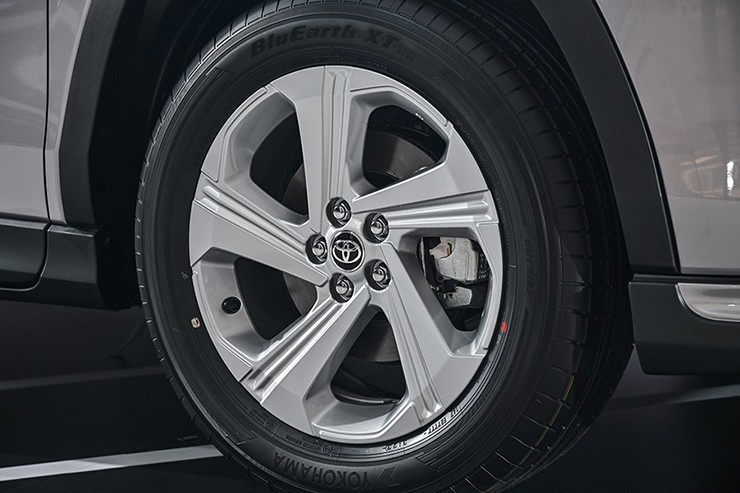 Ra mắt Toyota Yaris Cross 2026, giá từ 677 triệu đồng - 10