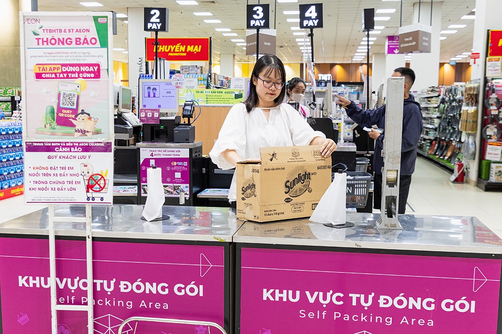 AEON Việt Nam triển khai song song các sáng kiến khác tại hệ thống siêu thị trong đó có khu vực tự đóng gói.