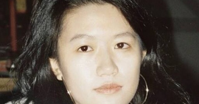 Nữ đạo diễn 23 tuổi ngã lầu tử vong
