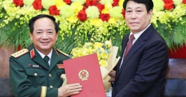 Các sĩ quan cấp cao được thăng quân hàm Đại tướ...