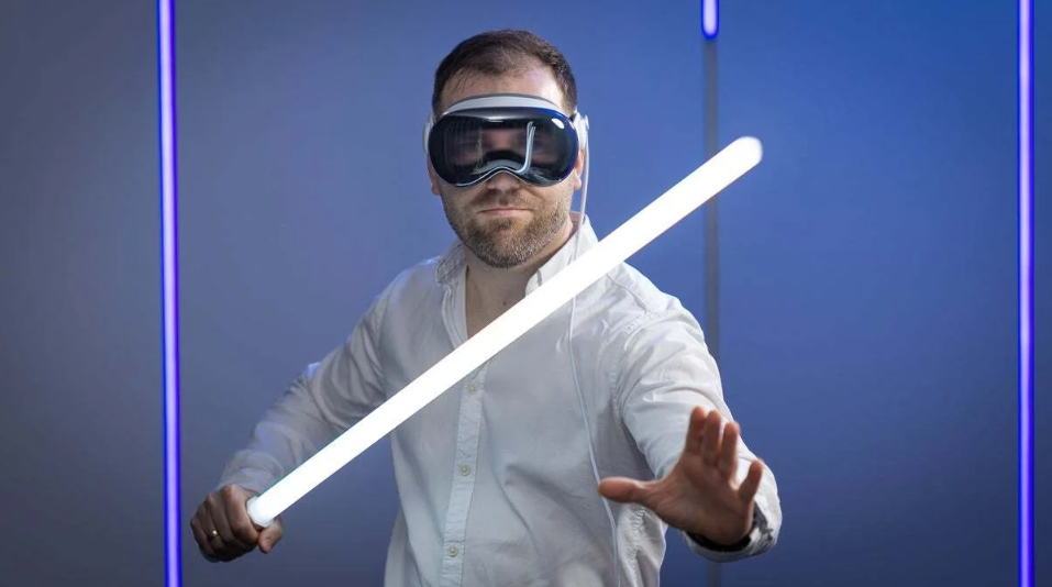 Apple sẽ tung ra kính AR trong vài năm tới.