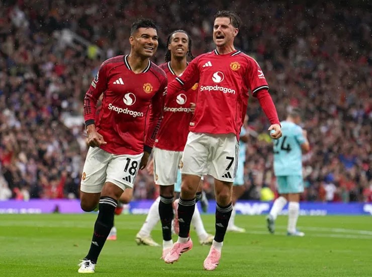 MU chưa bị bỏ lại trong cuộc đua vào top 4