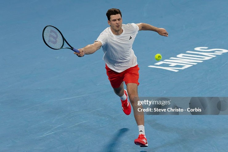 Hurkacz chơi tốt hơn hẳn Zverev