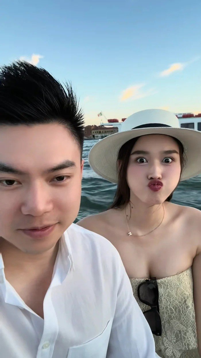 Netizen rất yêu thích những khoảnh khắc vui nhộn của vợ chồng nàng hậu