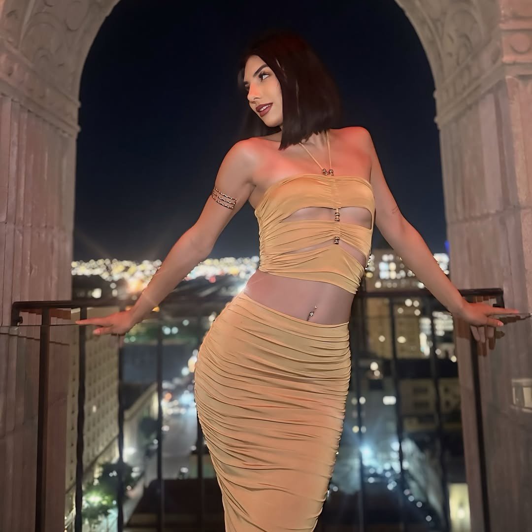 Gia Soleil hiện điều hành các doanh nghiệp cá nhân, trong đó có xưởng in ấn và dòng sản phẩm thời trang và thể thao mang tên cô.