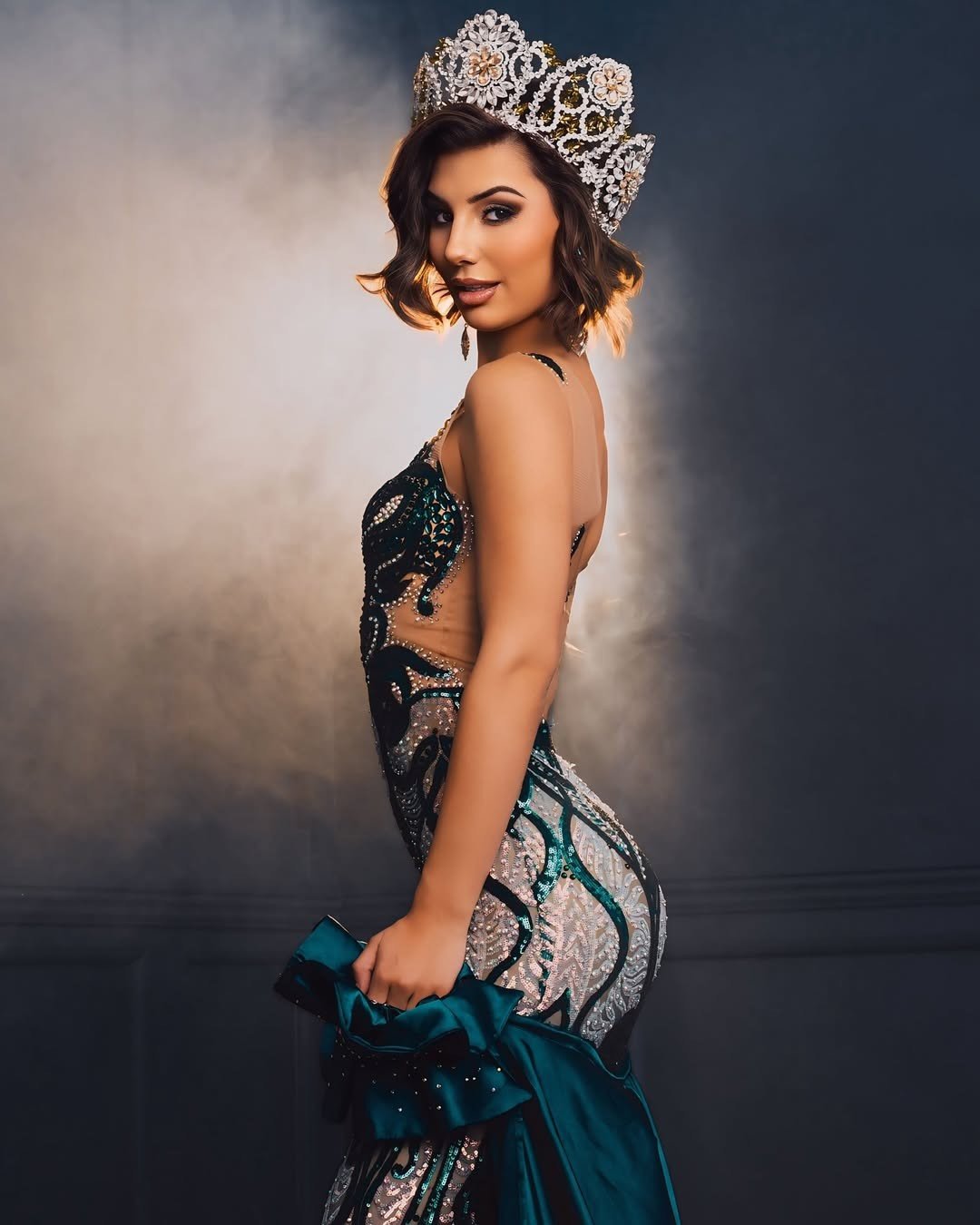 Cô cũng chuẩn bị nhập học tại Học viện Cảnh sát El Paso với mục tiêu trở thành người vận động chống bạo lực gia đình, sử dụng tiếng nói của mình để nâng cao ý thức và bảo vệ cộng đồng.