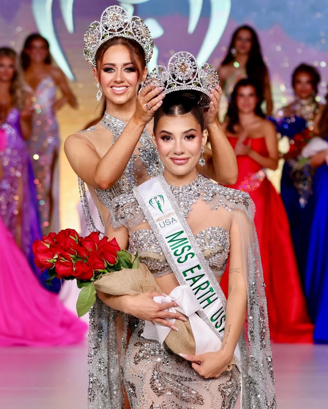 Chung kết Hoa hậu Trái Đất Mỹ 2025 đã diễn ra với chiến thắng thuộc về người đẹp Gia Soleil Espinoza. Cô giành quyền tham dự Hoa hậu Trái Đất 2026 tổ chức ở Philippines. Gia Soleil Espinoza là đại diện đầu tiên của Mỹ tại các cuộc thi sắc đẹp quốc tế trong năm nay.