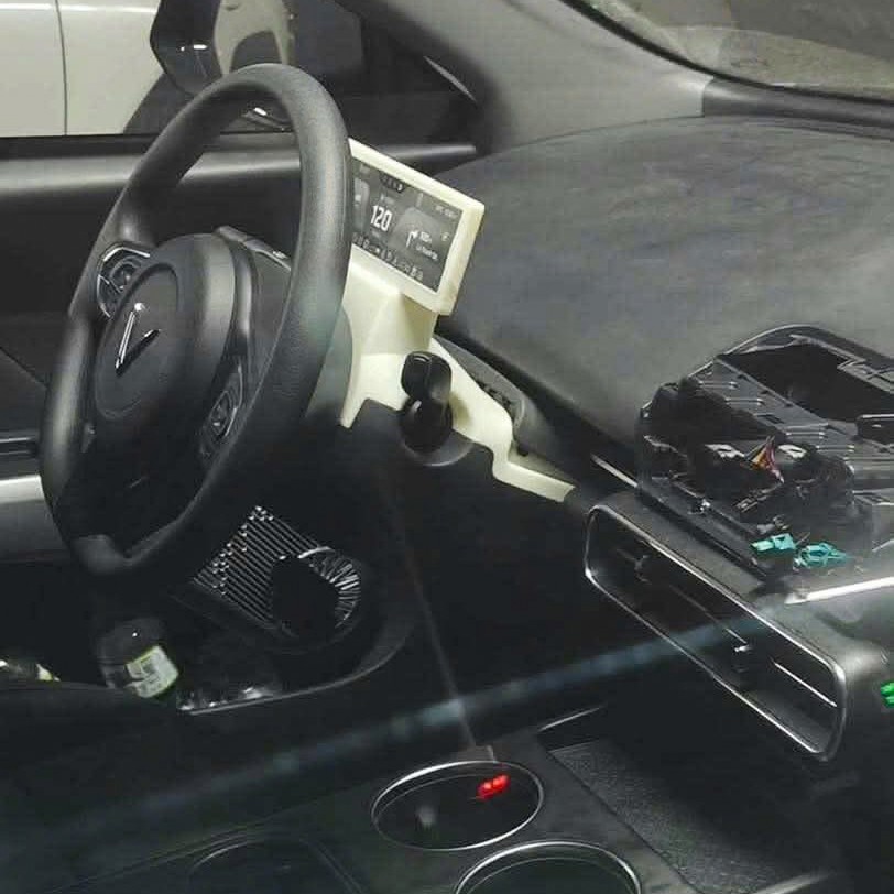 Vô lăng và màn hình hiển thị mới.