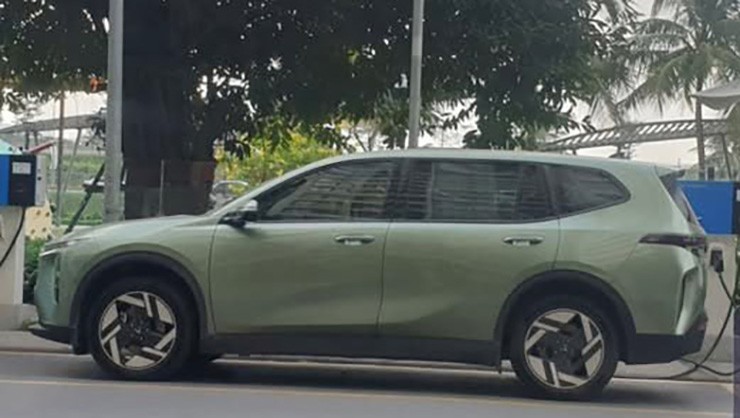 Nhiều chi tiết mới xuất hiện trên mẫu xe VinFast Limo Green.