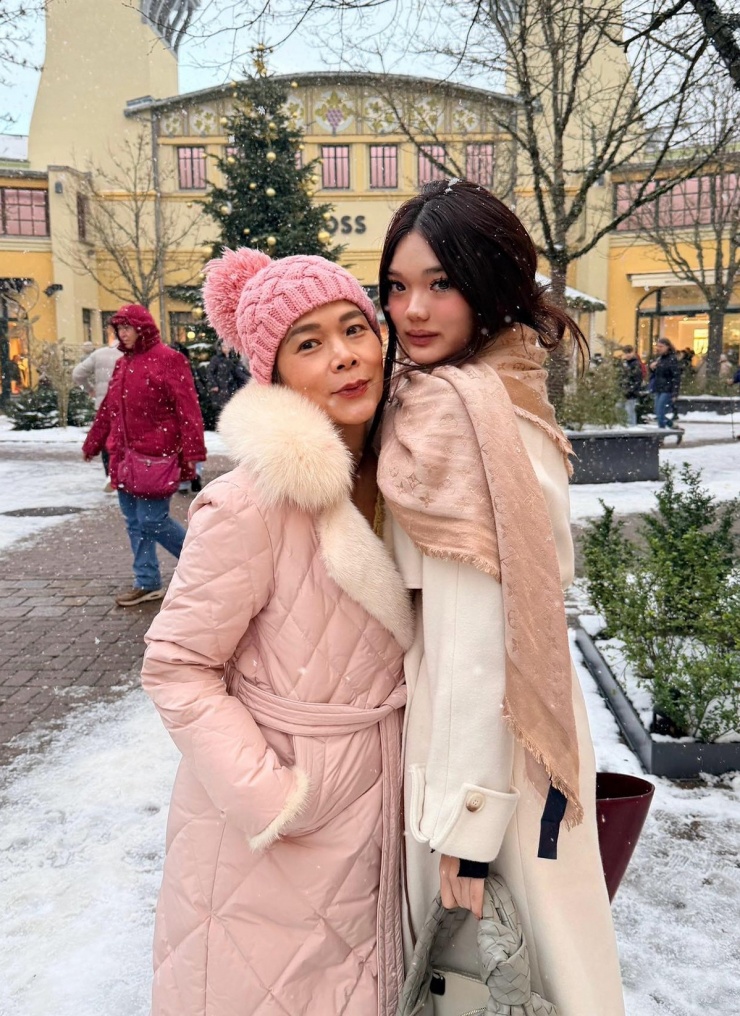 Ảnh sao 6/1: Huy Khánh khoe con trai 19 tuổi cao lớn, chững chạc - 9