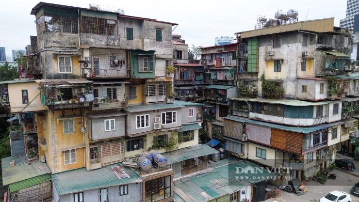 Bên cạnh đó, những khu tập thể cũ tại Thành Công cũng đổi đời nhờ quy hoạch khi đang trong ngõ bỗng dưng được ra mặt đường Vành đai 1.