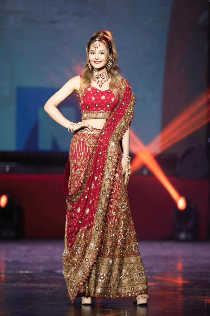 Cô trình diễn váy cưới Ấn Độ tại Lễ hội Namaste - Chào Việt Nam, năm 2023. Từ nhỏ, Diệu Ly được mẹ dạy tiếp thu cả nền văn hóa Việt và Ấn Độ. Cô vừa biết các điệu múa truyền thống Việt Nam, vừa biết nhảy belly dance.