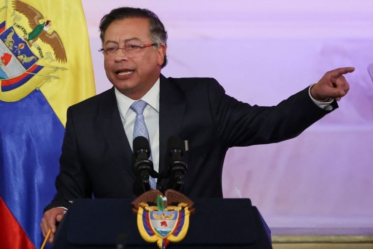 Tổng thống Colombia Gustavo Petro tuyên bố ông sẵn sàng “cầm vũ khí” để bảo vệ đất nước nếu Mỹ tiến hành can thiệp quân sự vào nước này. Ảnh Reuters.&nbsp;