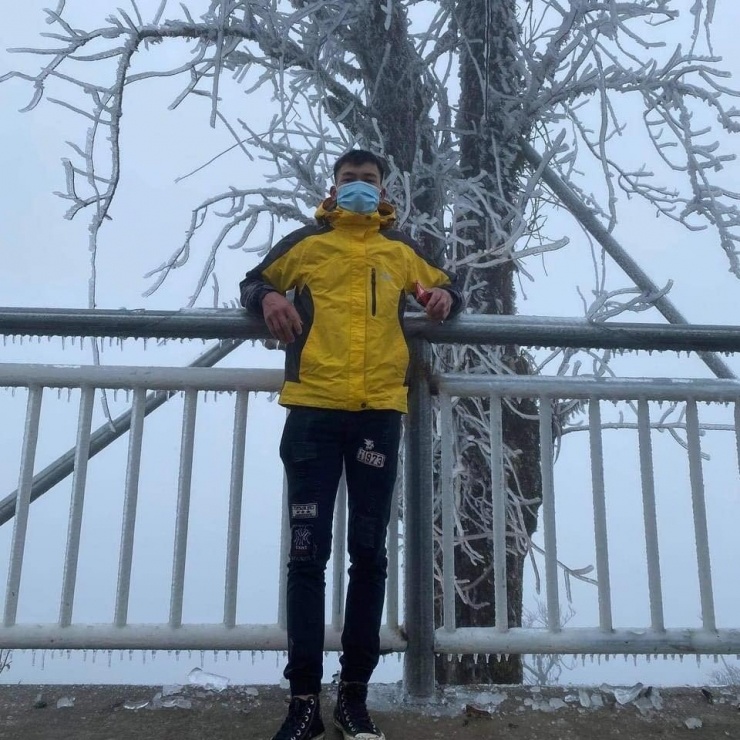 Xuất hiện băng giá trên đỉnh núi ở Cao Bằng - 5