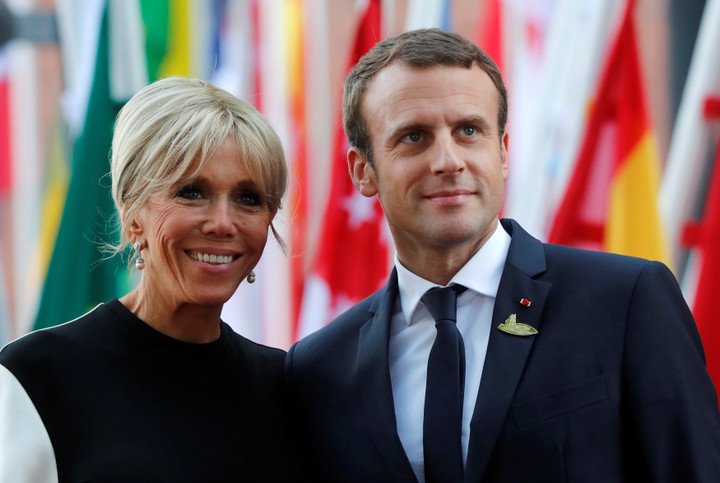 Tổng thống Pháp Emmanuel Macron và phu nhân. (Ảnh: Reuters)