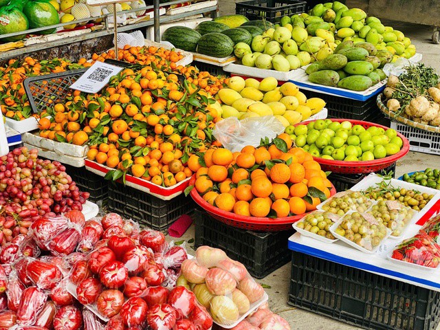 Nhiều năm trở lại đây, trên thị trường bày bán các loại quả "độc lạ" và thu hút được sự quan tâm của người tiêu dùng.