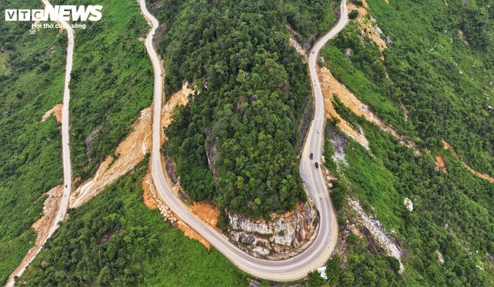 Đèo Khánh Lê và những vệt núi ‘chảy’ ám ảnh sau thảm kịch 6 người chết - 14