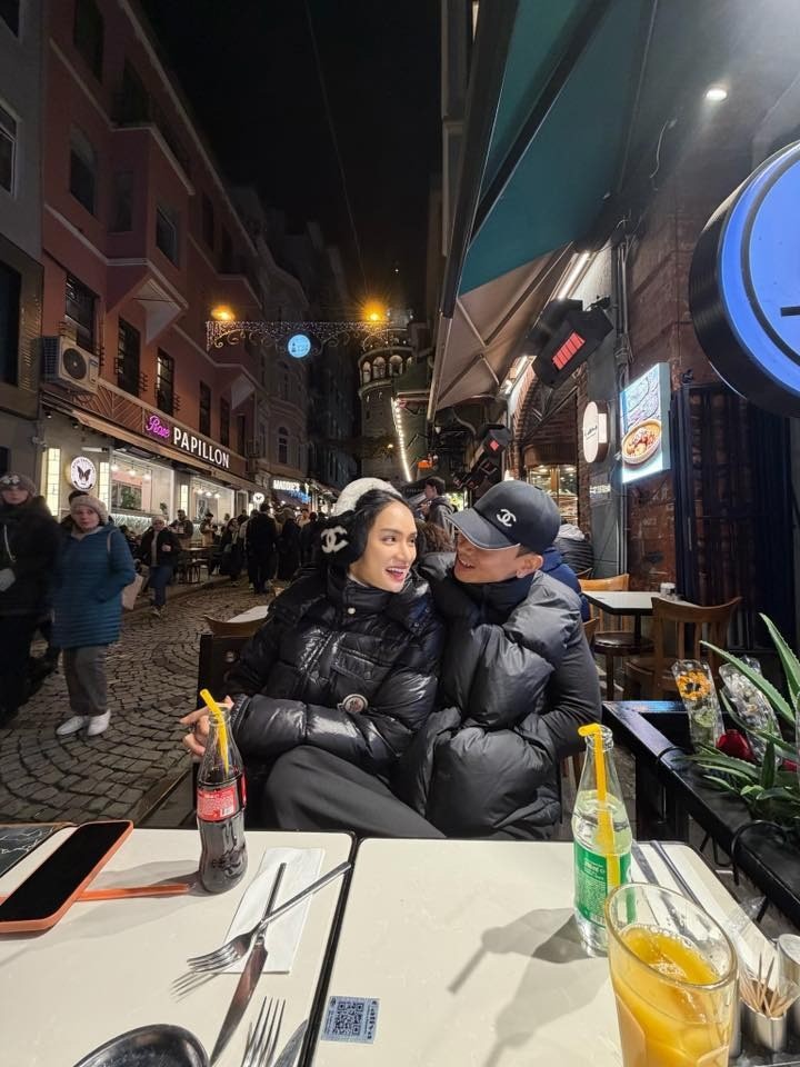 Hương Giang đón năm mới bên bạn trai ở vùng đất cổ tích Cappadocia - 1