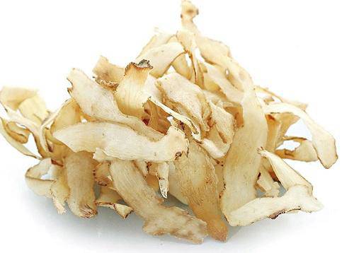 Ngọc trúc hầm thịt vịt và sa sâm có tác dụng bổ dưỡng, thanh nhiệt, giúp tăng sức đề kháng cho trẻ trong mùa lạnh.