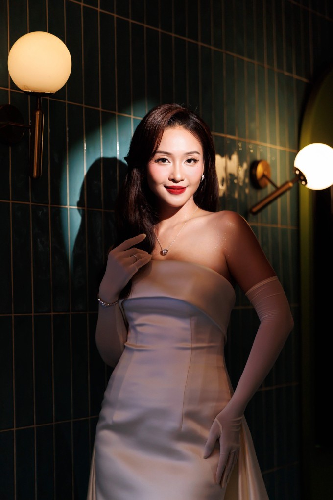 Theo Khả Ngân, dự án mang ý nghĩa giao lưu văn hóa giữa Việt Nam - Ấn Độ là dấu mốc quan trọng trong sự nghiệp. Cô luôn mong muốn thử sức trong các dự án quốc tế, góp phần đưa hình ảnh nghệ sĩ Việt đến gần hơn với khán giả nước ngoài.