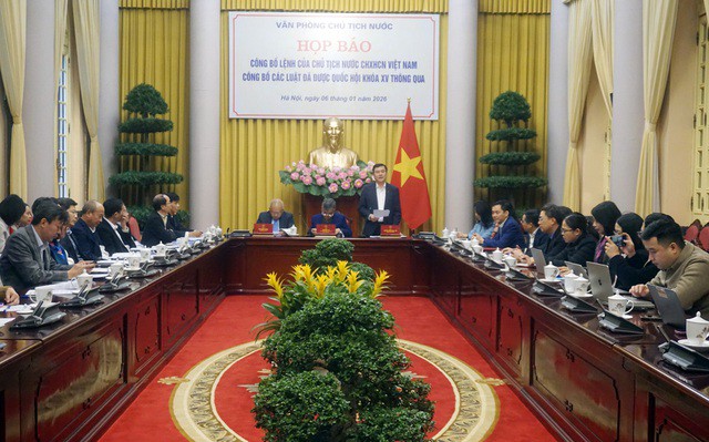 Họp báo công bố Lệnh của Chủ tịch nước về 12 luật đã được Quốc hội khóa XV thông qua tại Kỳ họp thứ 10.