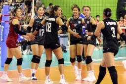 Bóng chuyền Thái Lan dậy sóng: Nữ chủ công xinh đẹp "khẩu chiến" với fan vì bị chê bai