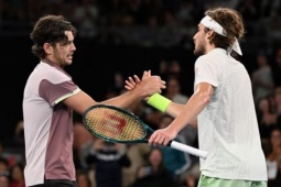 Tennis đỉnh cao thế giới: Fritz đọ sức Tsitsipas, Learner Tien gặp "núi cao"