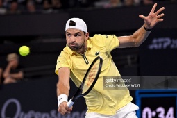 Tennis đỉnh cao: Dimitrov thắng dễ, Rybakina phô diễn sức mạnh