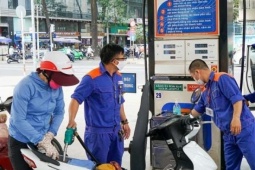 Giá xăng dầu hôm nay 6/1: Bất ngờ bật tăng dữ dội