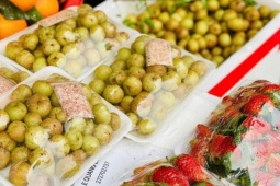 Tiểu thương chia sẻ nguồn gốc thực sự của loại quả lạ đang bán tràn ngập thị trường