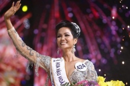H'Hen Niê kỷ niệm 8 năm đăng quang Hoa hậu Hoàn vũ Việt Nam