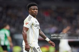 Chelsea hỏi mua Vinicius giá 150 triệu euro,  " tướng "  mới được tặng quà khủng