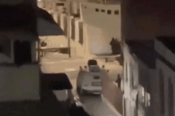 Tiếng súng nổ dữ dội gần dinh tổng thống Venezuela, rộ tin đồn đảo chính