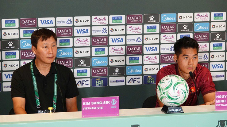 Họp báo U23 Việt Nam - U23 Jordan: Thầy Kim tiết lộ bí kíp ghi bàn từ "bóng chết" - 2