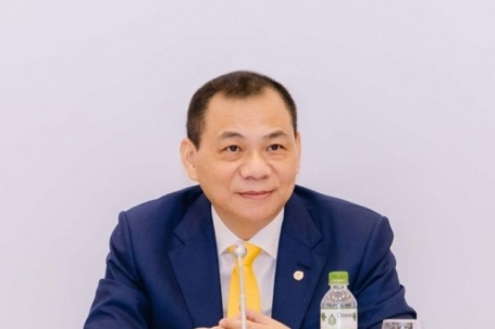 Chứng khoán lập kỷ lục 1.816 điểm đầu năm mới, tỷ phú Phạm Nhật Vượng bứt phá