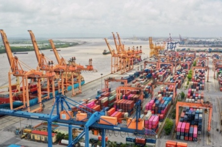 Việt Nam tăng trưởng top đầu thế giới, liệu có vượt Singapore, Thái Lan về quy mô kinh tế?