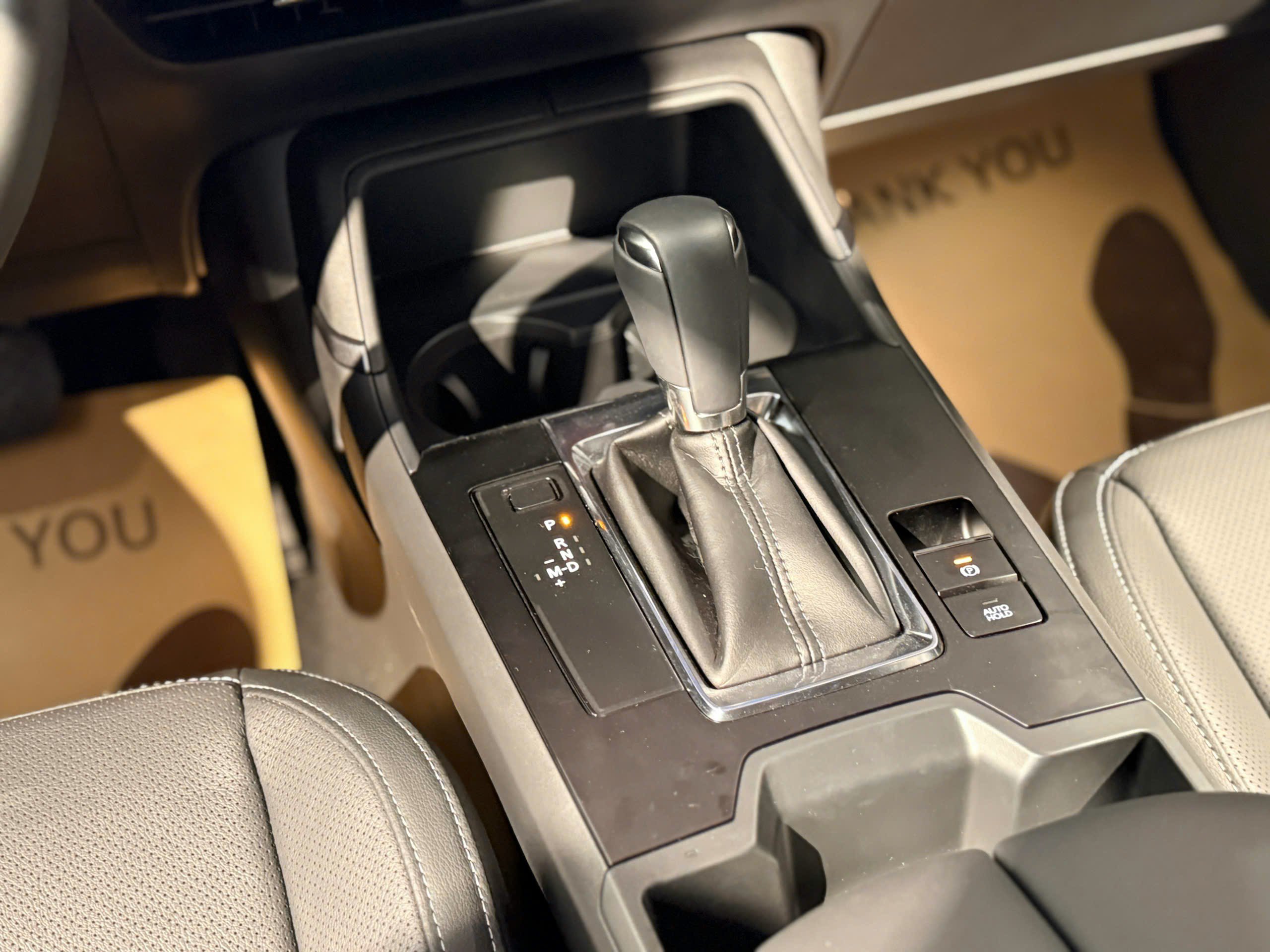 Xe được trang bị hộp số tự động 6 cấp và dẫn động cầu trước hoặc AWD.