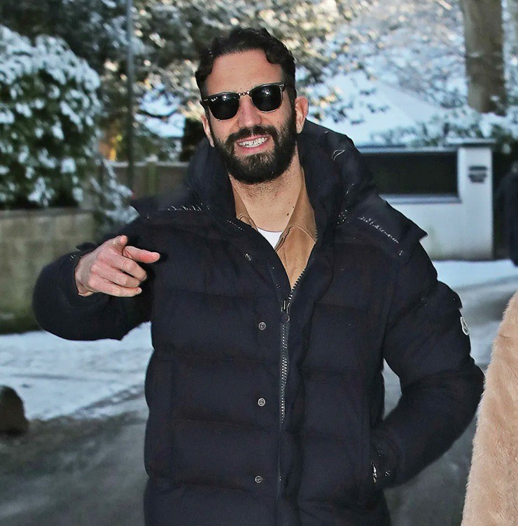 HLV Amorim nở nụ cười tươi