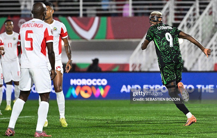 Video bóng đá Nigeria - Mozambique: Cú đúp Osimhen, thẳng tiến vào tứ kết (CAN Cup) - 1
