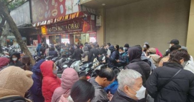 Giá vàng hôm nay mới nhất (6/1) tăng mạnh: Ngườ...