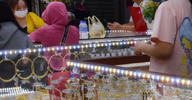 Cuối ngày 6-1, giá vàng miếng SJC chạm mốc 158 triệu đồng/lượng