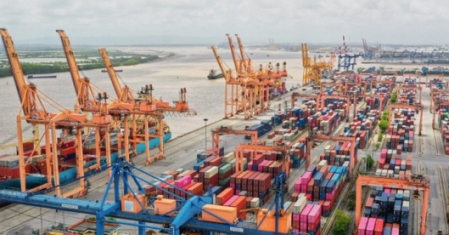 Việt Nam tăng trưởng top đầu thế giới, liệu có vượt Singapore, Thái Lan về quy mô kinh tế?