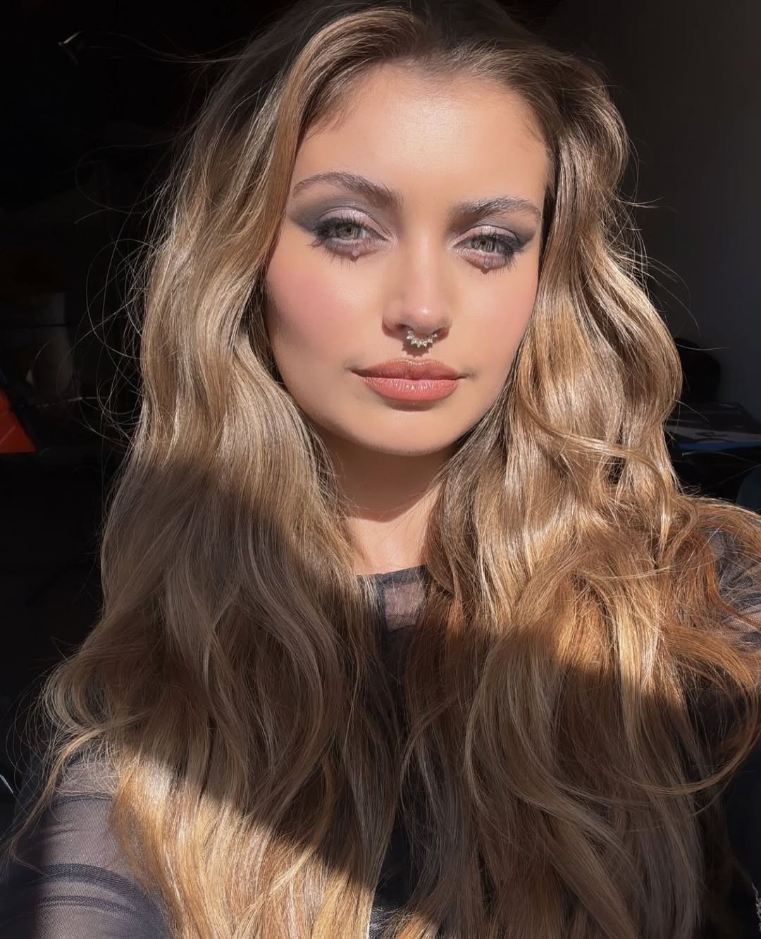 Nữ ca sĩ nhạc rock đăng quang hoa hậu - 8