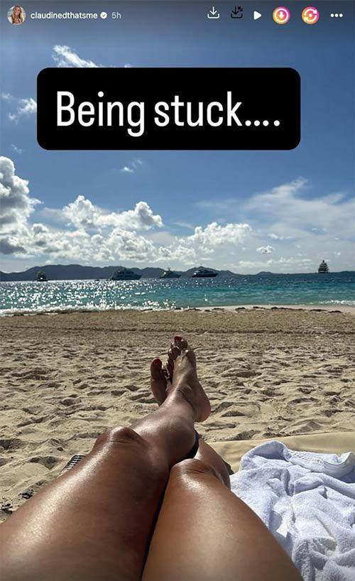 Jeff Ross, Claudine DeNiro và Richie Akiva (từ trái qua phải) tự tìm niềm vui trong lúc bị mắc kẹt.