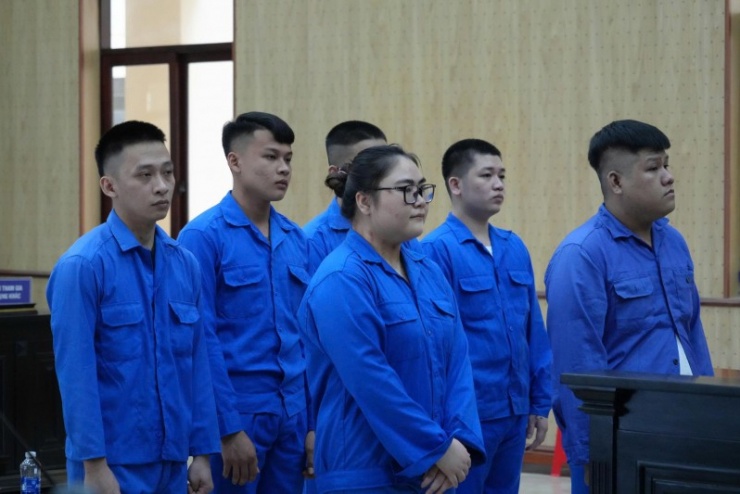 Các bị cáo tại phiên tòa.