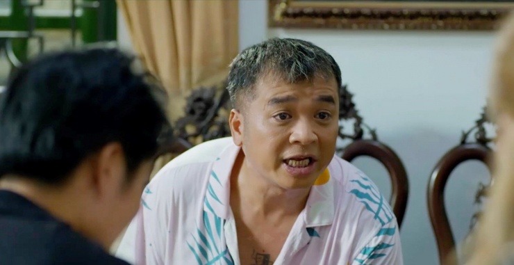 Ông Thăng giận con nhưng không bỏ rơi con, luôn chịu thua vì tình yêu dành cho con gái quá lớn.