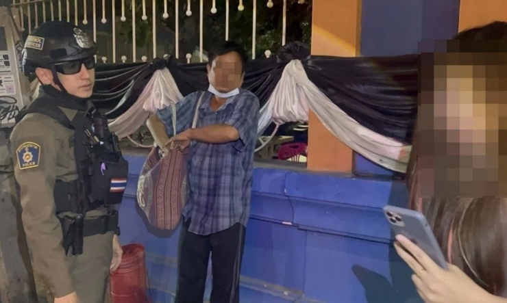 Chính cảnh sát đã "hóa giải" xui xẻo cho Pim thì đúng hơn. Ảnh: Facebook.