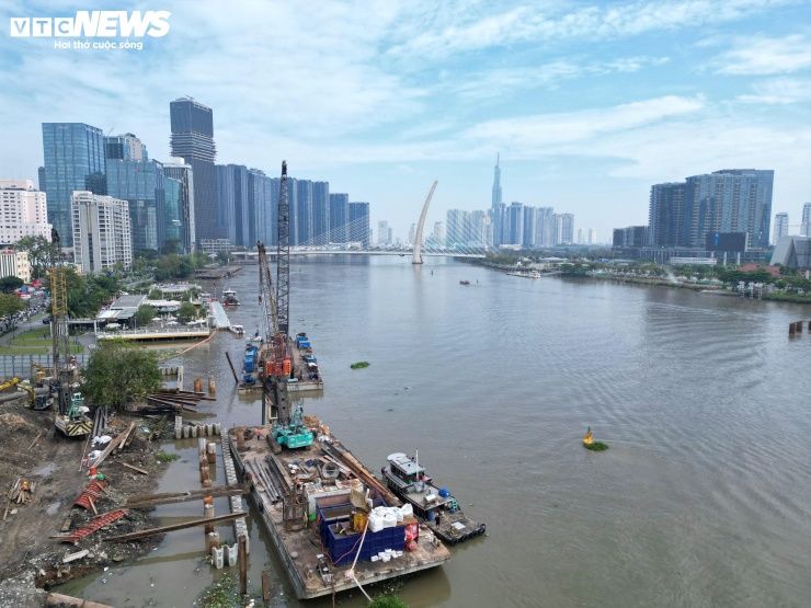 Ở phía bến Bạch Đằng, cầu dẫn và ram dốc dài khoảng 285m, rộng 6m. Phía phường An Khánh (TP Thủ Đức cũ), dự án có hai nhánh cầu dẫn với chiều dài lần lượt khoảng 290m và 165m, kết nối thuận tiện với hạ tầng giao thông khu vực.