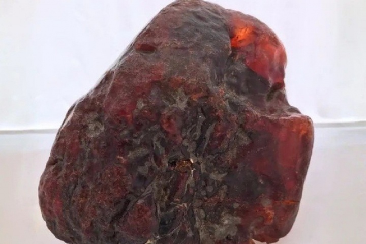 Hòn đá chặn cửa bất ngờ hóa thành bảo vật triệu đô